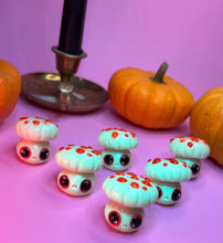 Load image into Gallery viewer, Blood Mushroom Worry Wart
