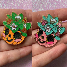 Cargar imagen en el visor de la galería, Jack-o-planter Enamel Pin