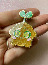 将图片加载到图库查看器,Planter Worry Wart Enamel Pin