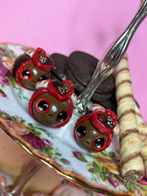 将图片加载到图库查看器，Chocolate Bee Worry Wart