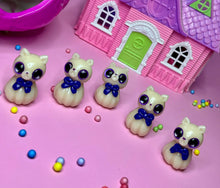 Load image into Gallery viewer, Kitty Ghost Worry Wart