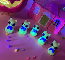 Load image into Gallery viewer, Kitty Ghost Worry Wart